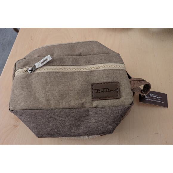 Bella Russo Other - 💧NWT Bella Russo Toiletry Bag and Tech Case Set